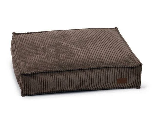 Designed By Lotte Ligkussen Ribbed Bruin 1 Designed By Lotte Ligkussen Ribbed Bruin